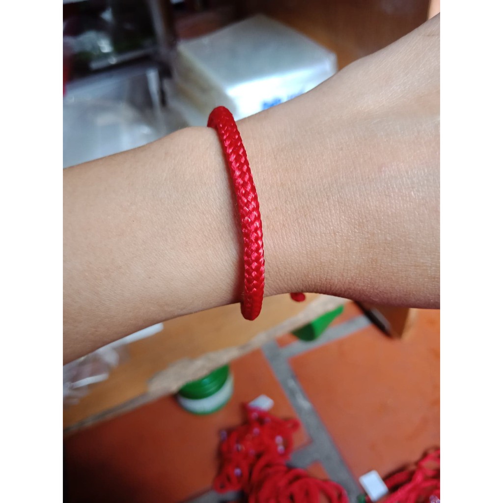 Vòng tay dây đỏ may mắn