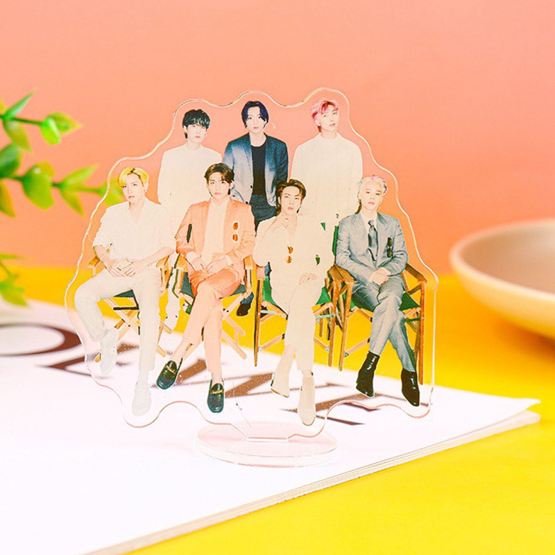 Giá đỡ mô hình các thành viên nhóm nhạc BTS