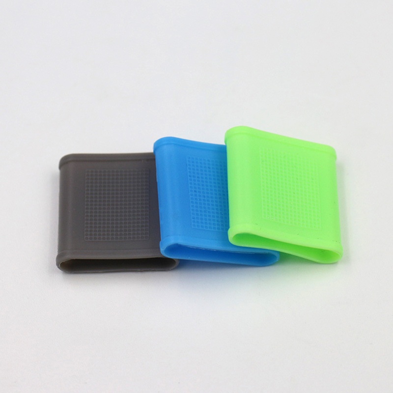 Ống bọc ngón tay bằng silicone khi chơi bóng rổ