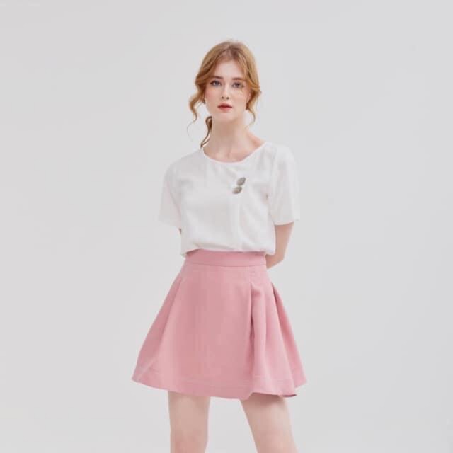 Chân váy marc size L giá 150k, mới mặc 1 lần còn rất mới, màu hồng pastel, phồng phía dưới, dạng xoè , trẻ trung n động
