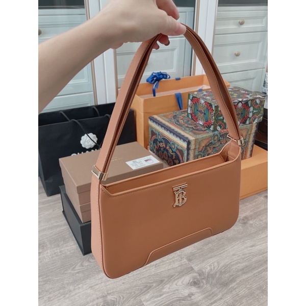 Túi kẹp nách Burberry bag HÀNG ĐÃ VỀ  Kích thước : 28 cm 4 màu fullbox