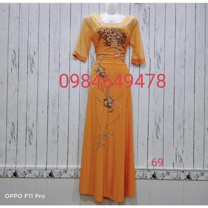 Đầm trung niên đi tiệc hình thật