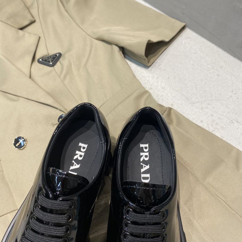 Giày loafer nữ da thật mũi tròn đế 5,5cm Prada