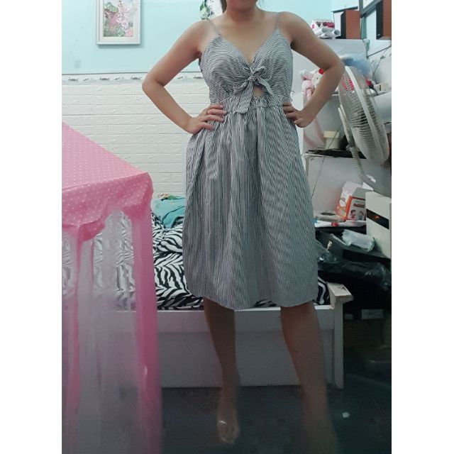 Thanh lý đầm 2 dây dưới 50kg