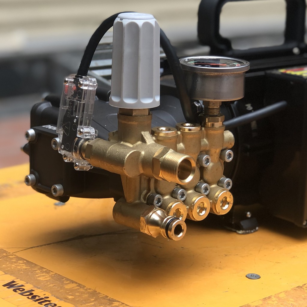 Máy Rửa Xe 2300W Dekton DK-HPW2300