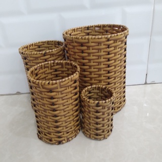 Ly tròn giả mây dùng đựng tăm bông , muỗng đũa giá sạn , bút thước  ,lược , bàn chải đánh răng siêu giảm giá