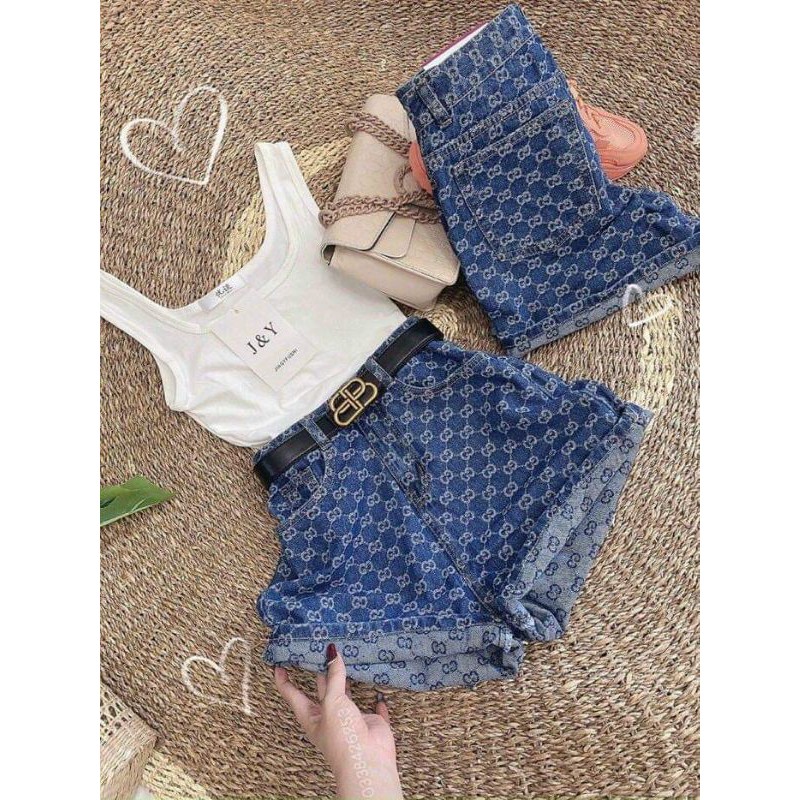 short Gucci lại thường. | BigBuy360 - bigbuy360.vn