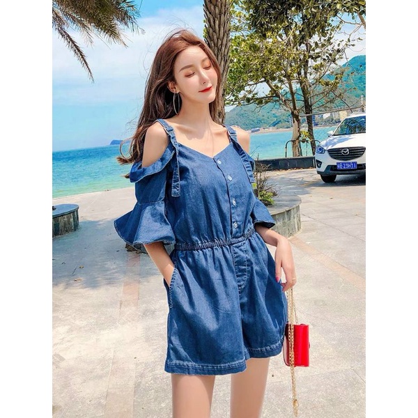jumtsuit quần short, trễ vai 2 dây có tông đơ chỉnh độ dài, ống tay loe phối bèo, eo thun , 2 túi Lh0917399527