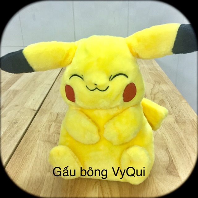 Gấu bông pikachu có túi khoá kéo phía sau