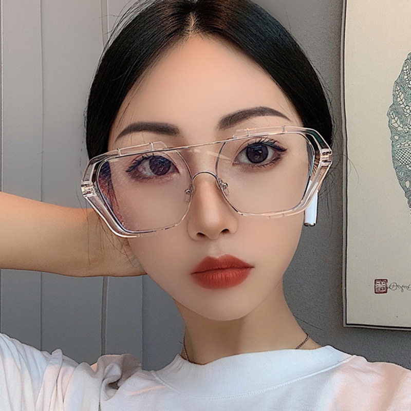 Kính mát gọng vuông thời trang sử dụng cho nam nữ