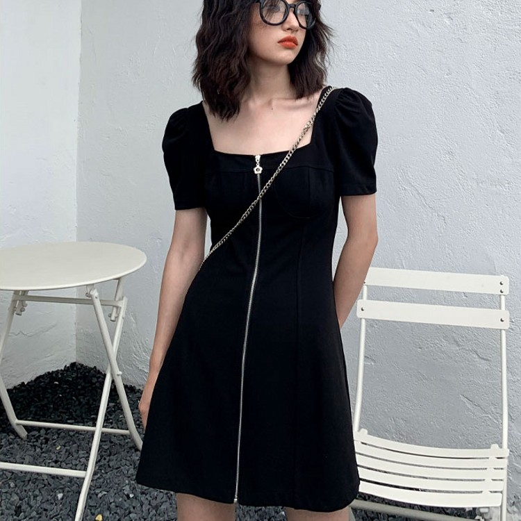 Đầm ngắn tay cổ vuông màu đen size M-4xl