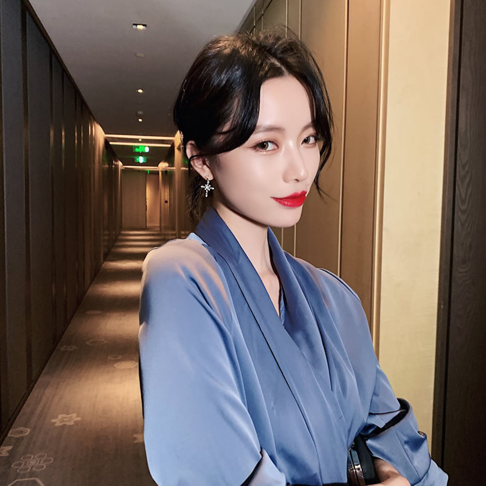 Khuyên Tai Nữ Trang Tạo Hình Chữ Thập Độc Đáo