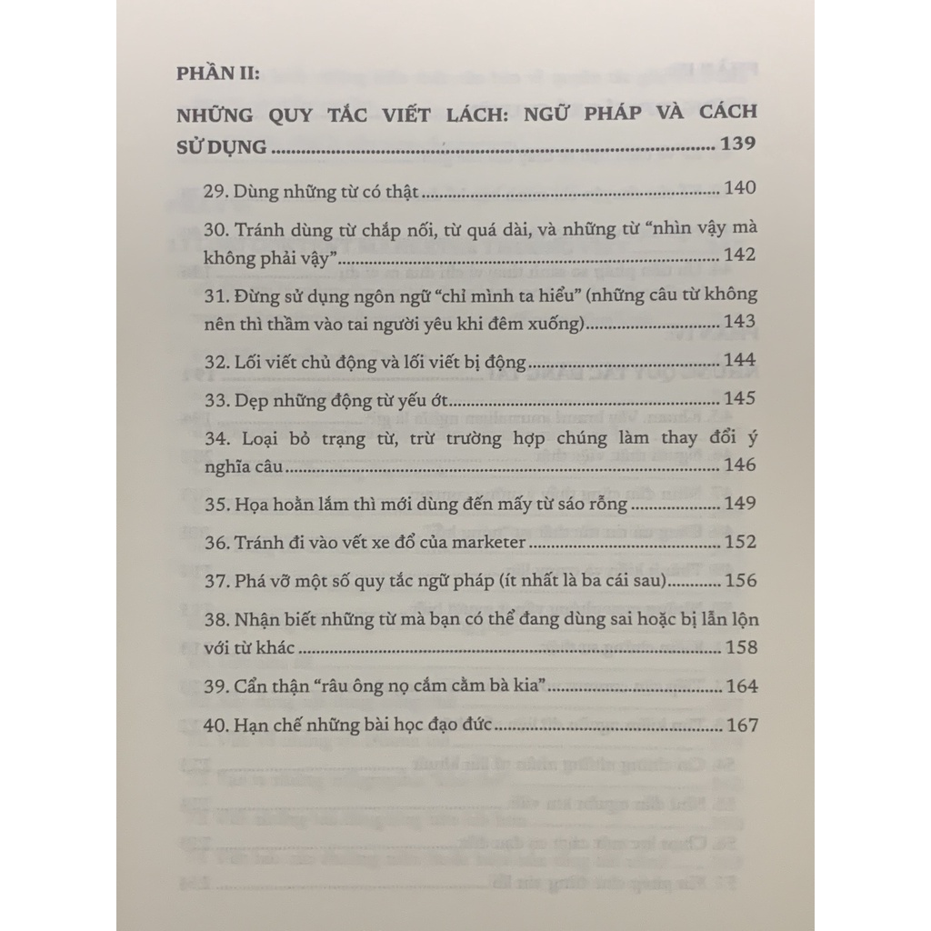 Sách - Ai Rồi Cũng Sẽ Viết ( Cuốn Cẩm Nang Giúp Bạn Viết Content &quot; Chất Như Nước Cất &quot; )