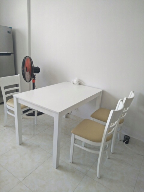Bộ bàn ăn 4 ghế giá rẻ