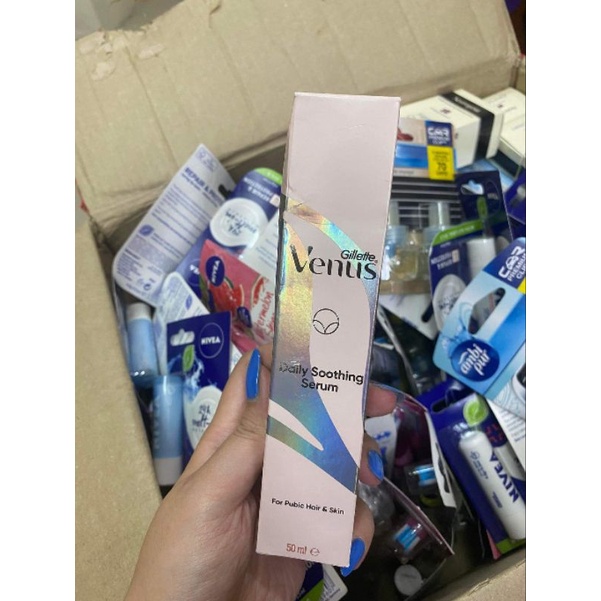 Gillette venus Daily Soothing Serum dành cho bikini