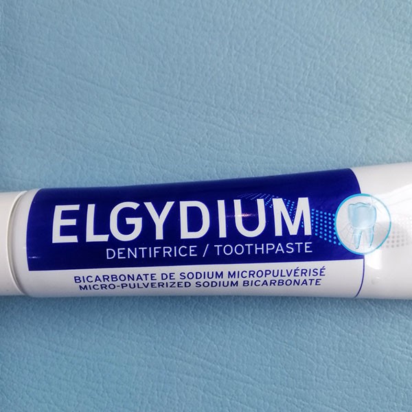 Kem đánh trắng răng Elgydium Whitening 75ml