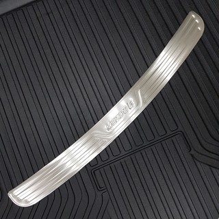 Ốp chống trầy bậc cốp ngoài mazda 6 2014-2019 - mẫu inox