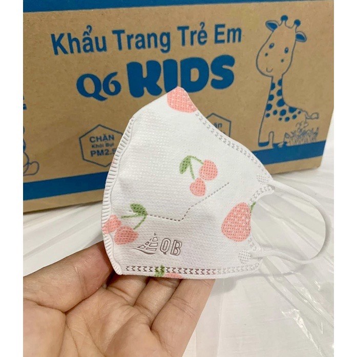 Khẩu trang Kháng Khuẩn 6D/Q6 Kids hoạ tiết ngẫu nhiên cho bé trai/gái từ 2-7 t Chính Hãng Ôm mặt dễ thở 4 lớp