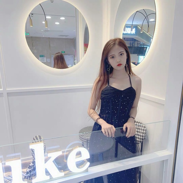 Đầm dạ hội quý phái hai dây màu đen lấp lánh