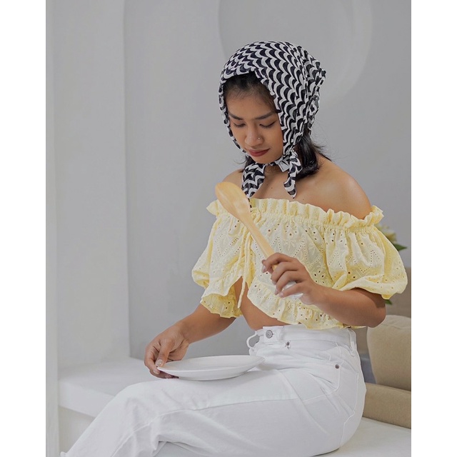 Áo croptop Sun Top form rộng trễ vai tay bèo