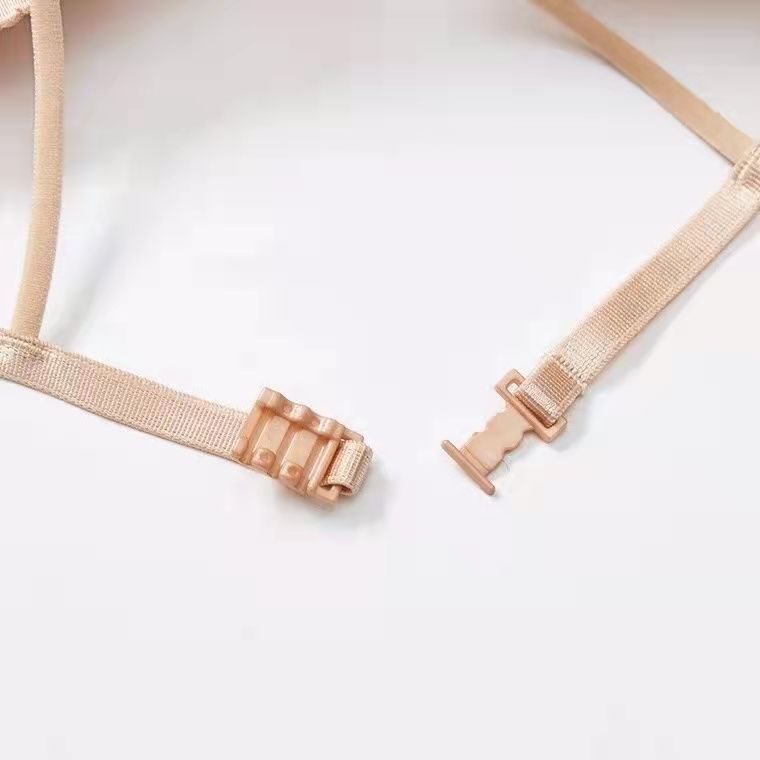 Áo ngực su mút mỏng, bra 2 dây mảnh cài sau, Áo lót nữ không gọng SAVILL B818