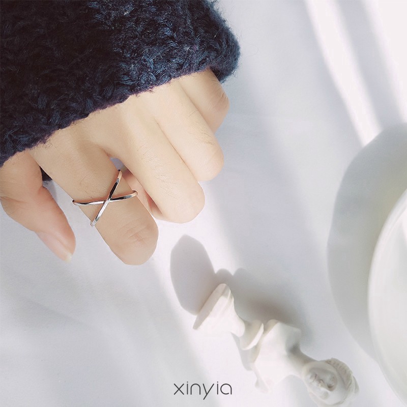 Nhẫn kim loại thiết kế lồng chéo đơn giản tinh tế cho nữ