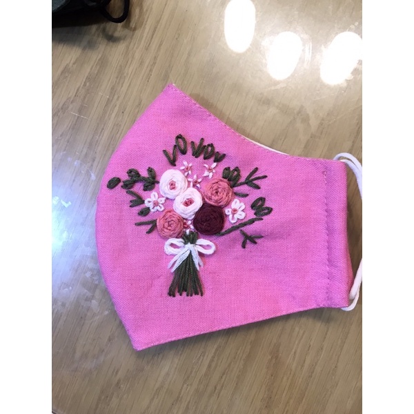 Khẩu trang thêu handmade
