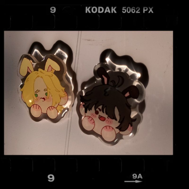 Pin cài Banana Fish Ash và Eiji