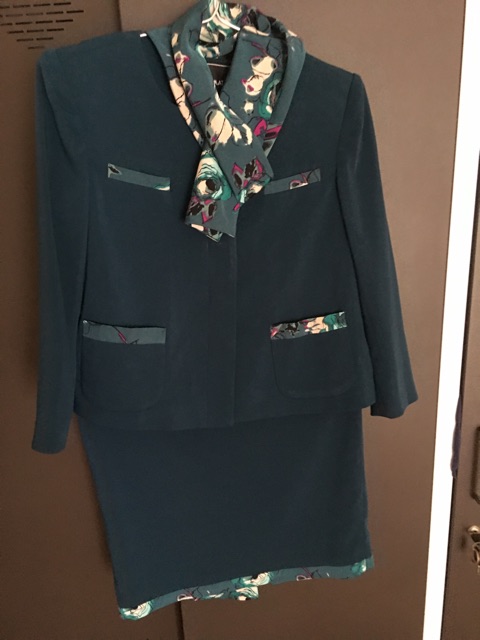 Bộ công sở Fomat 700k size M