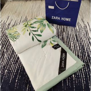 2 chăn zara home( 1 dương xỉ, 1 hình dứa)