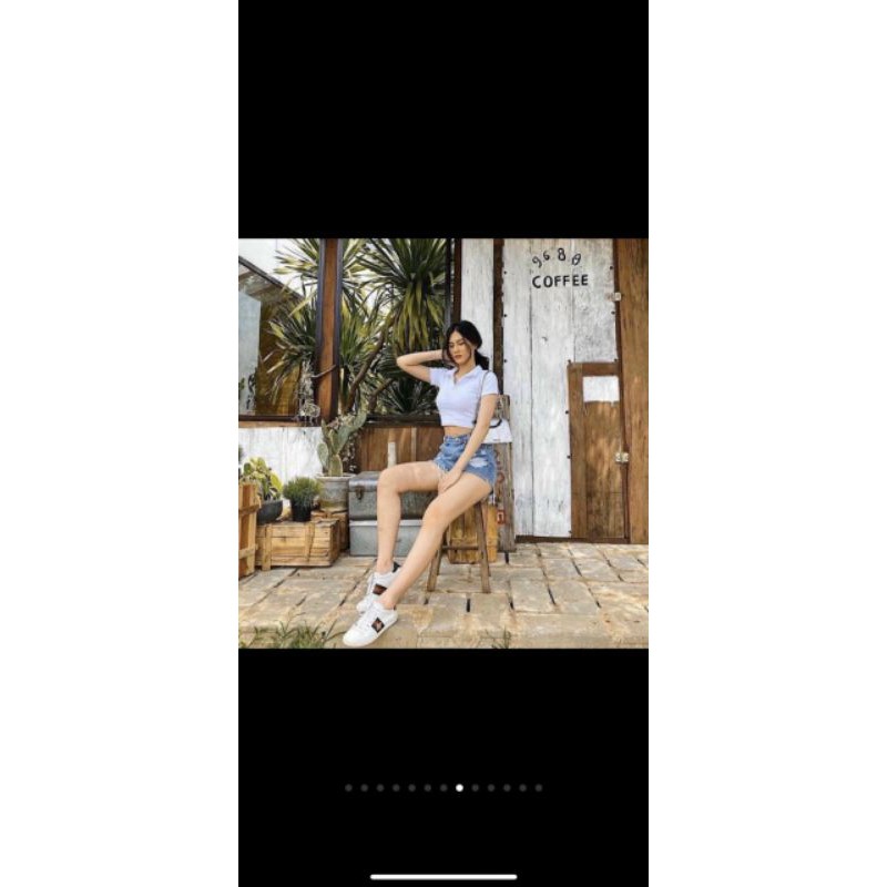 Áo thun cổ bẻ croptop