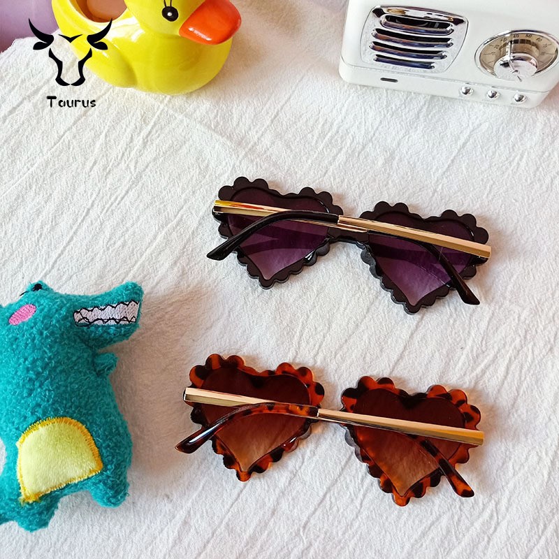 New Kim Loại Chống UV Bé Kính Mát Tình Yêu Loại của Lucu Saw Thời Trang Hợp Thời Trang Thời Trang.