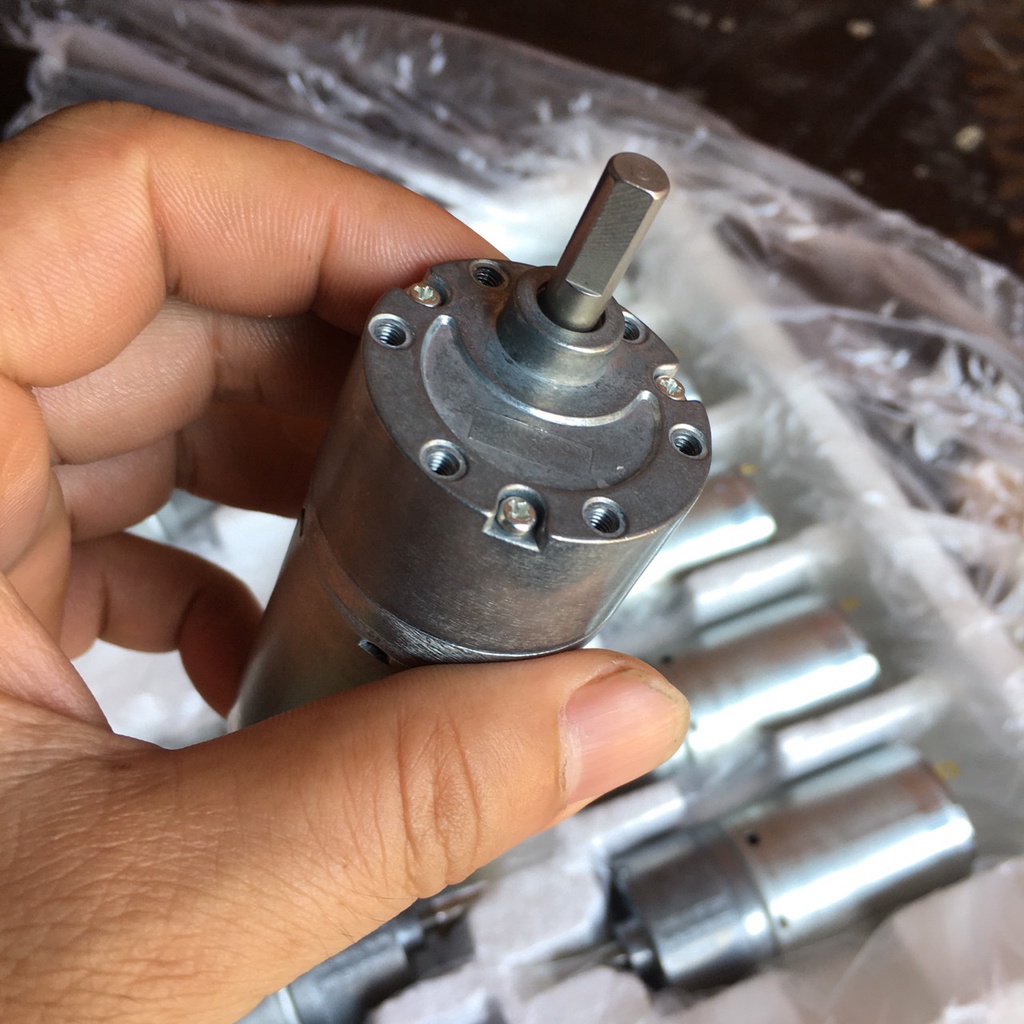 Motor giảm tốc 12V 60 vòng trên phút mới 100%