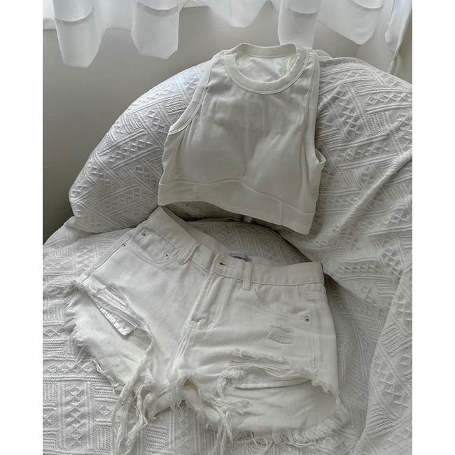 Thun croptop cổ tròn lót mút - Quần short jean rách