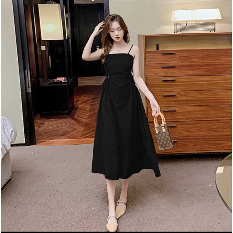Đầm 2 Dây Xốp Nhăn Khoét Eo Đan Dây thiết kế nhỏ và mỏng, thắt lưng dây rút và trái tim