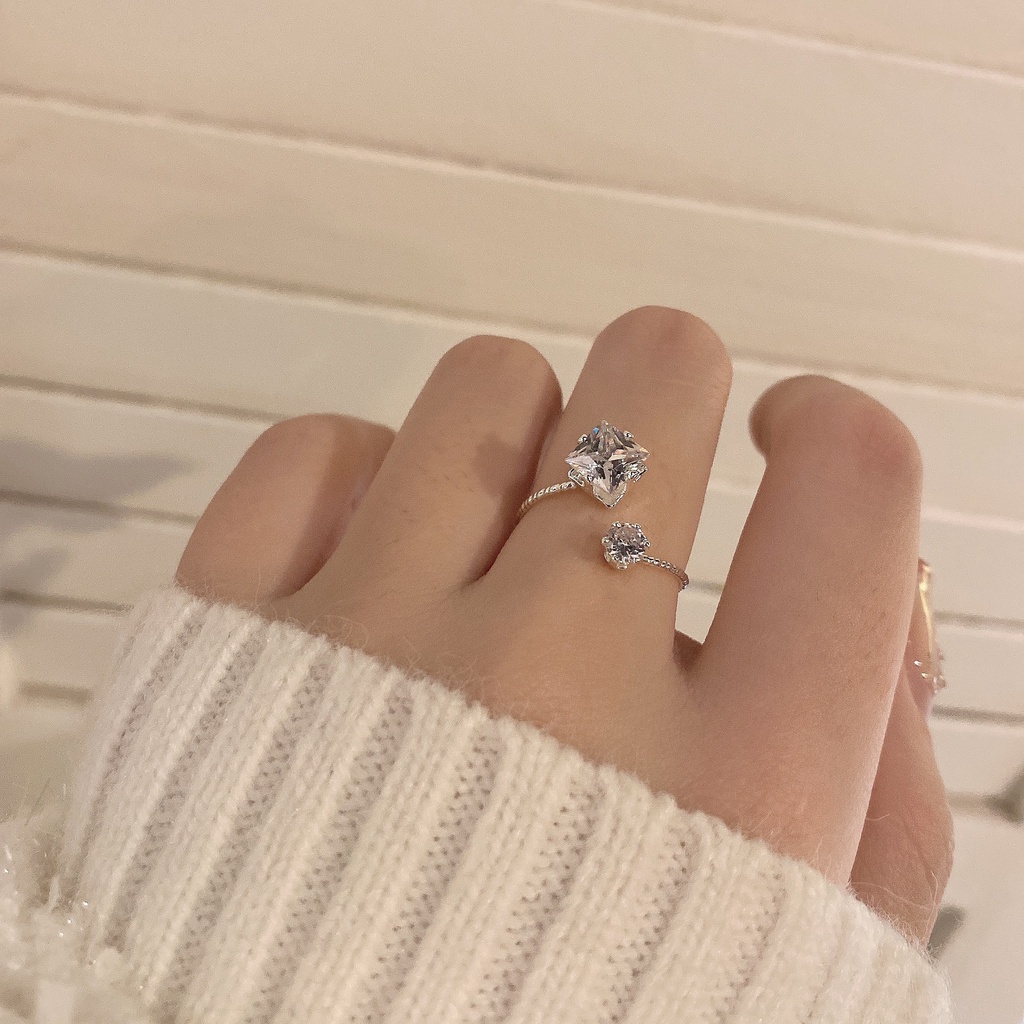 Nhẫn hở đính đá zircon có thể điều chỉnh kích cỡ thời trang