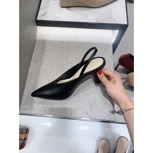 Giày cnk hàng trưng bày