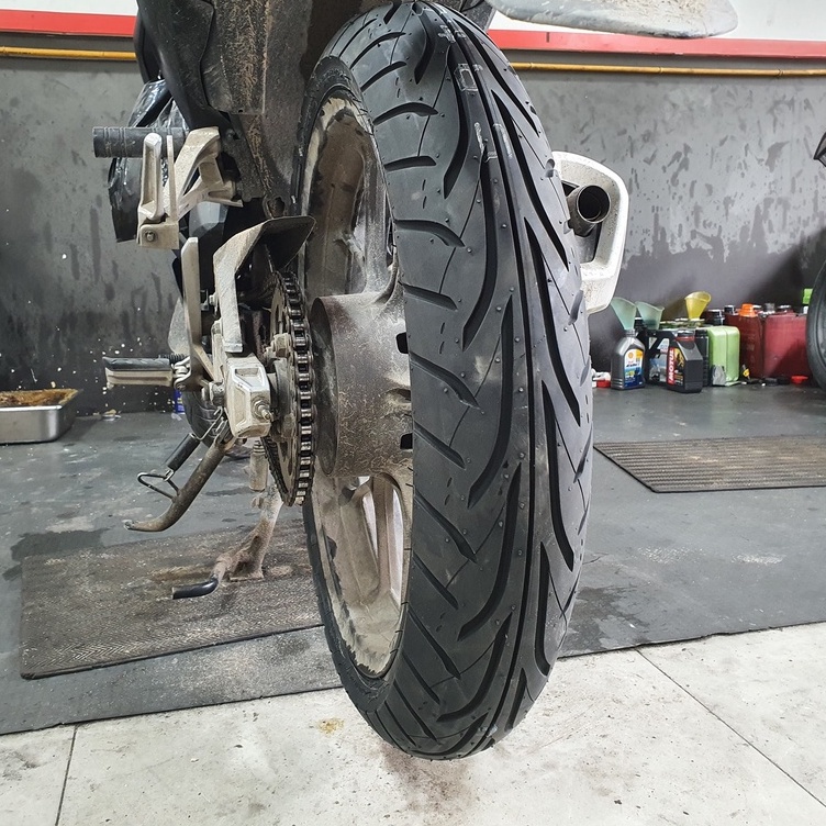 Vỏ xe Dunlop 110/70-17 gai GT601