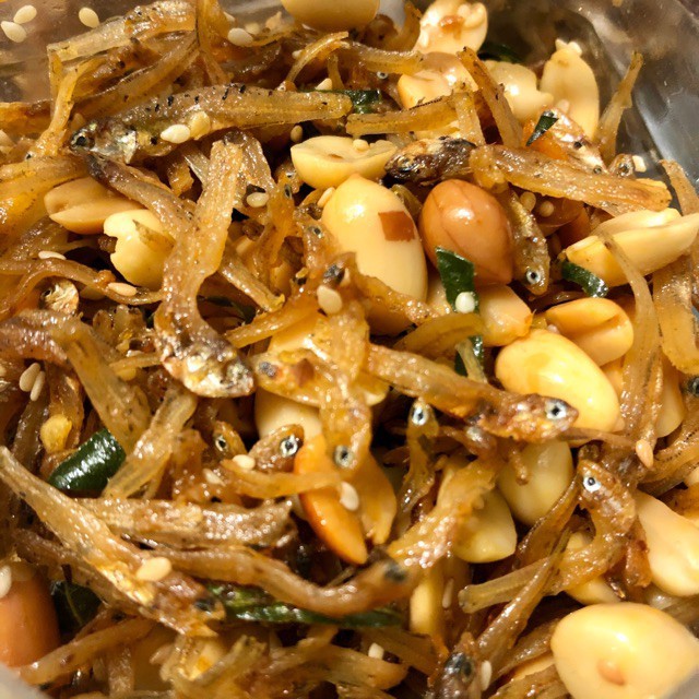Cá cơm mờm rang tẩm vừng lạc ngọt mặn tốn cơm, hộp 1kg_ đặc sản biển Quỳnh Nghệ An