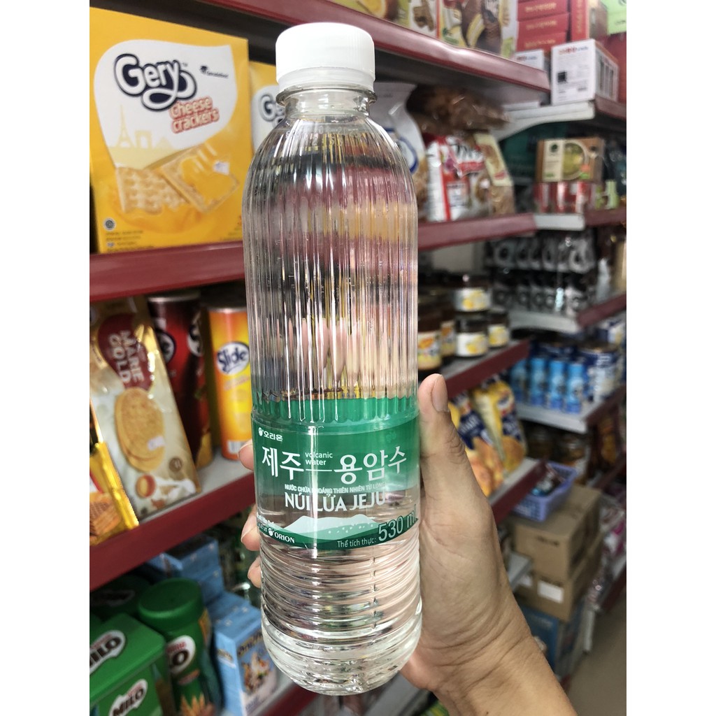 Nước khoáng Núi lửa Jeju Hàn Quốc 530ml