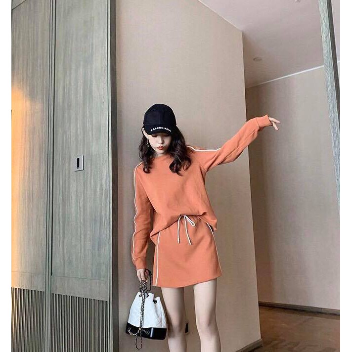 Set áo thể thao kèm váy