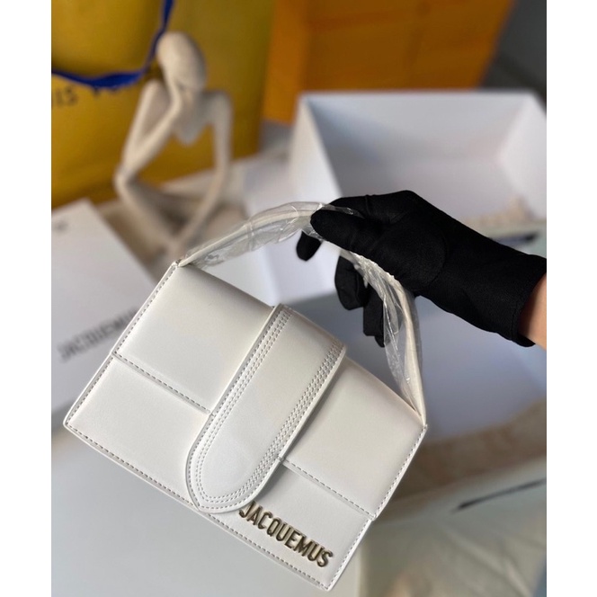 Túi JACQUEMUS  ❌ Hàng chuẩn siêu hottttt 🎁 full box - túi vải- quai đeo chéo Size 20 Cm Về 2 mầu đen trắng