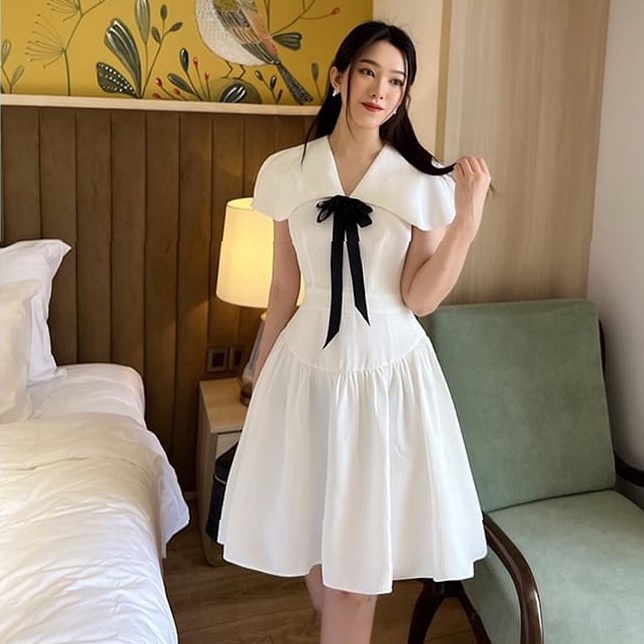 Đầm xòe đi dự tiệc cưới cổ V, màu trắng thanh lịch - dành cho các nàng công sở -  Rolly