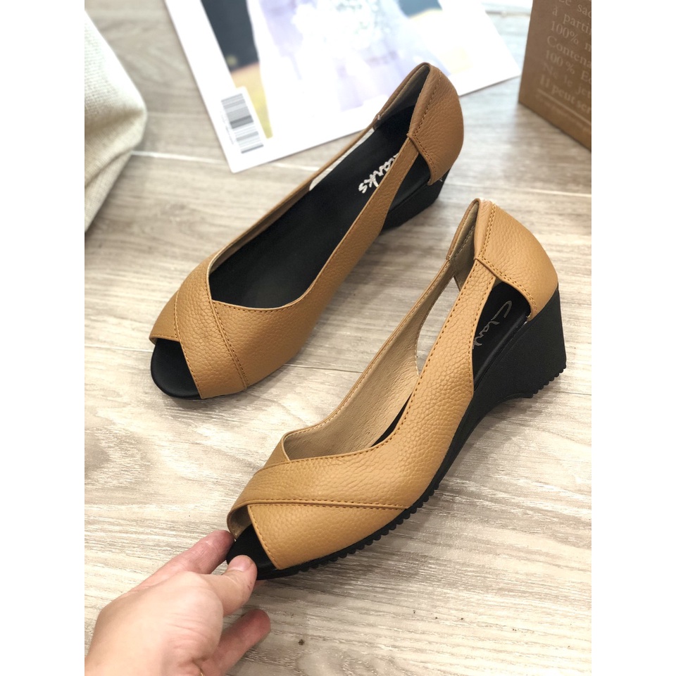 Giày đế xuồng hở mũi quai chéo cao 5P da thật