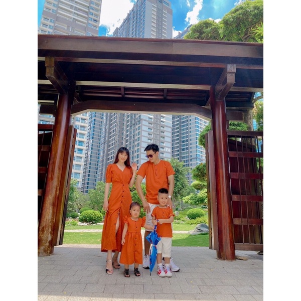 Đồng phục gia đình du lịch - váy đôi gia đình - áo gia đình du lịch - áo đôi gia đình - váy áo gia đình đẹp