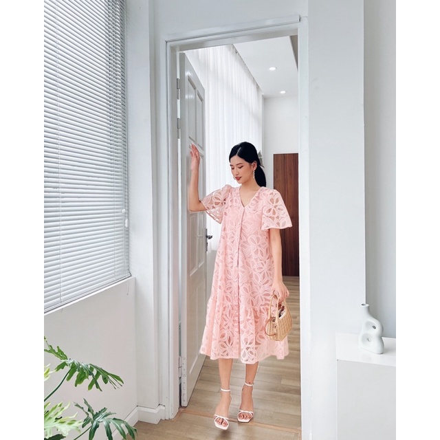 Váy Ren Đuôi Cá Dáng Dài Cúc Hình Trái Tim, Phom Suông Style Nhẹ Nhàng Tiểu Thư, Váy Ren Xinh, Váy ren đi tiệc