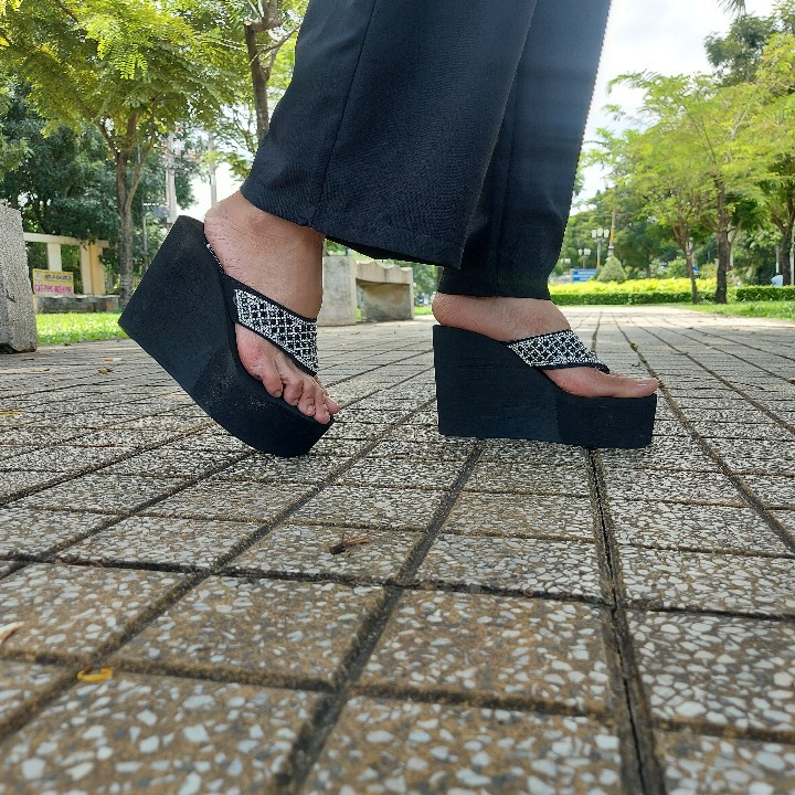 DÉP KẸP ĐẾ XUỒNG NỮ ĐÍNH CƯỜM CAO 9 PHÂN