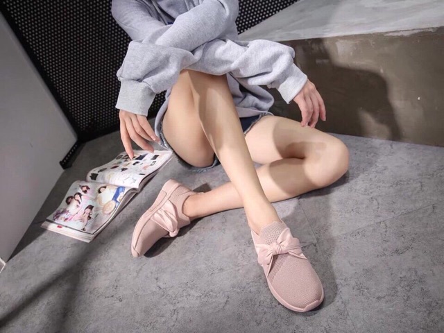 Giày thể thao nơ