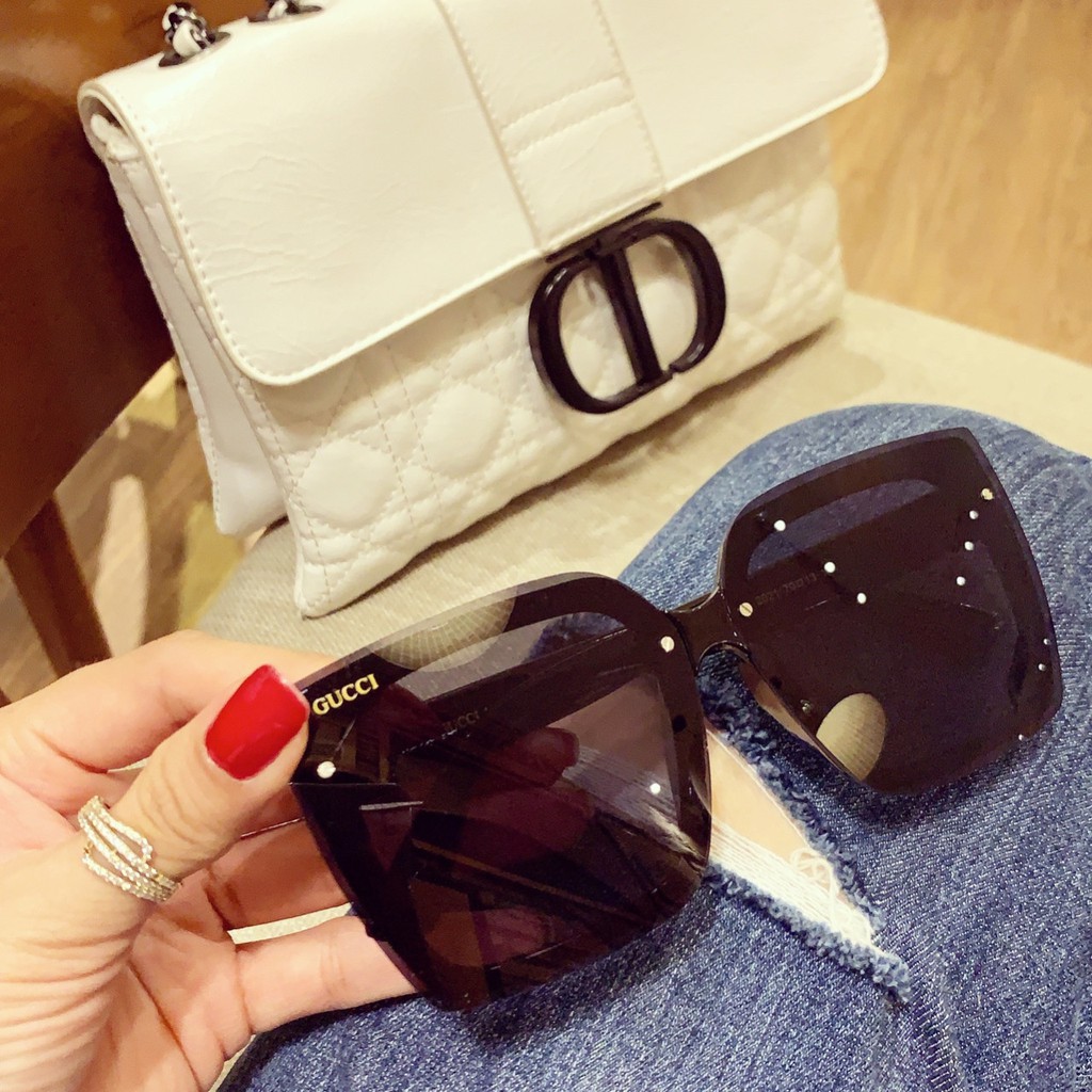 Kính mát nữ thời trang A2068 chống tia UV chống chói bảo vệ mắt hiệu quả phù hợp mang đi du lịch đi làm cá tính | BigBuy360 - bigbuy360.vn