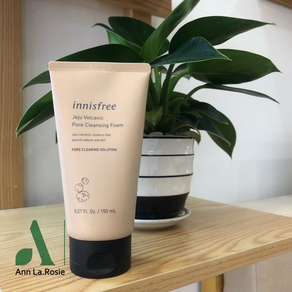 Sữa rửa mặt Innisfree Volcanic Pore Cleansing Foam 150ml